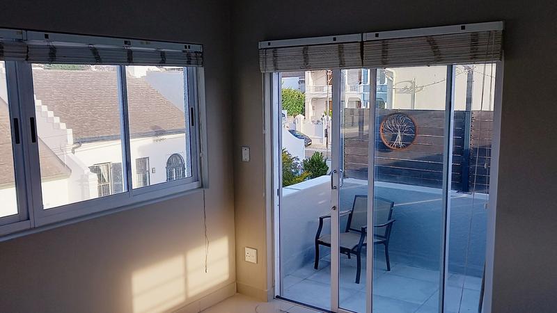 To Let 2 Bedroom Property for Rent in Green Point Western Cape